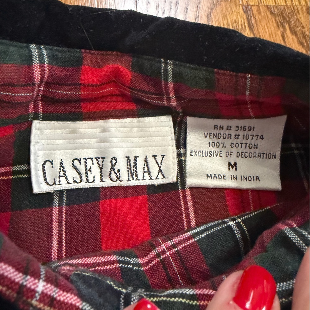 Casey & Max Vintage Holiday Christmas Red Plaid Button Down Poinsettia Medium - Picture 2 of 9